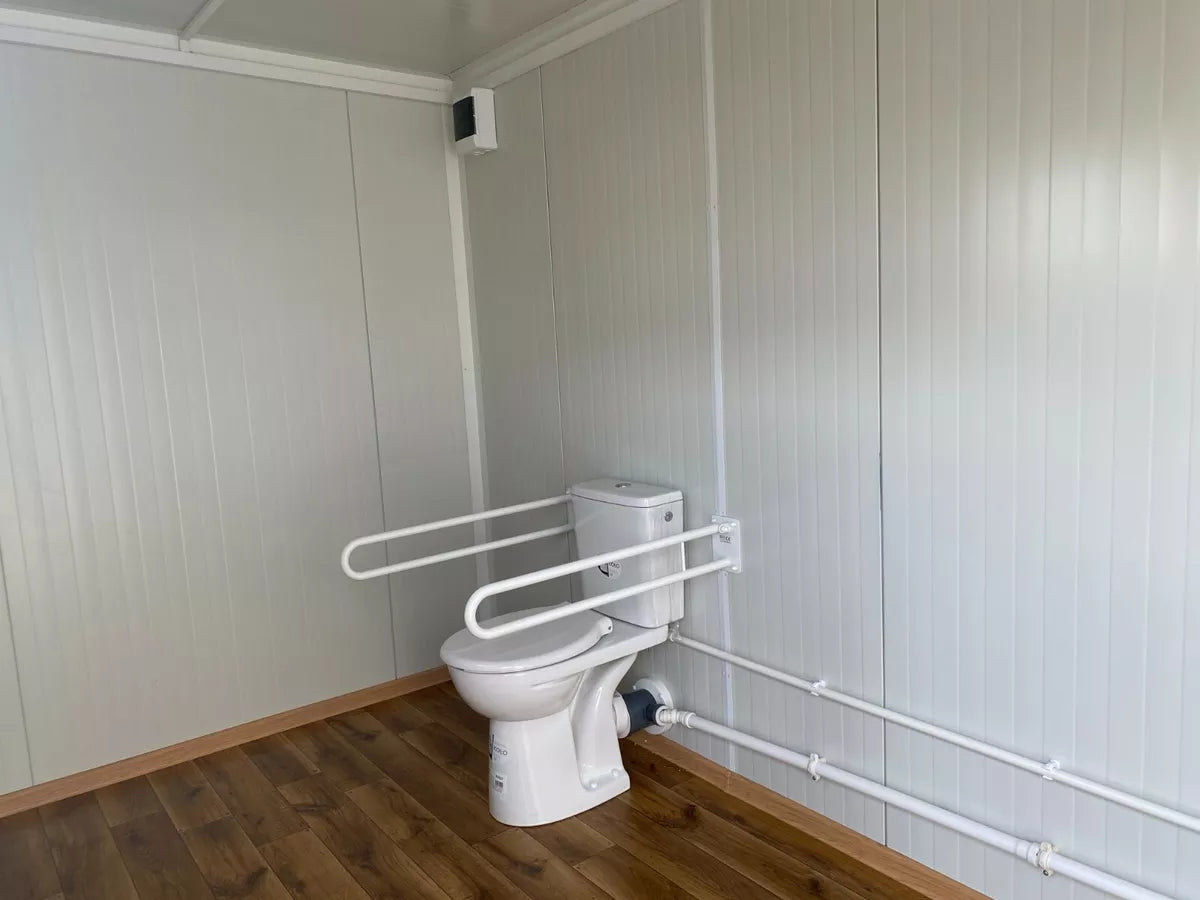 Contenedor sanitario para personas con discapacidad Contenedor sanitario para personas con discapacidad WC con rampa ( Ref: 3907 )