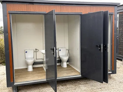 Contenedor Sanitario Tipo Pabellón con Triple Cabina ( Ref: S2103 )